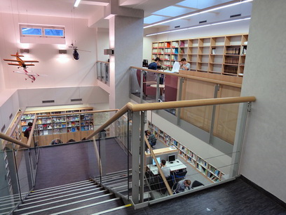Lokální knihovna v budově Horská
